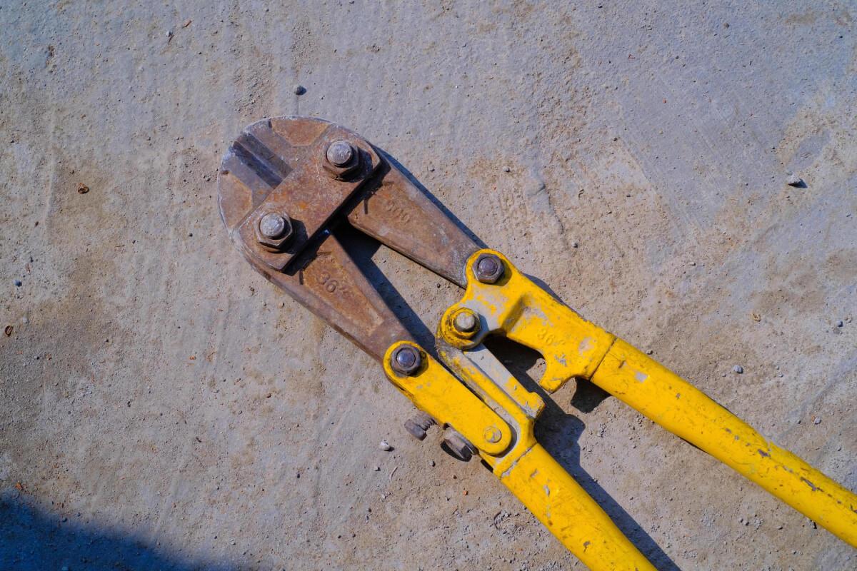 Metal, daş və digər materialların dəqiq kəsilməsi üçün uyğun kəsici alətlər